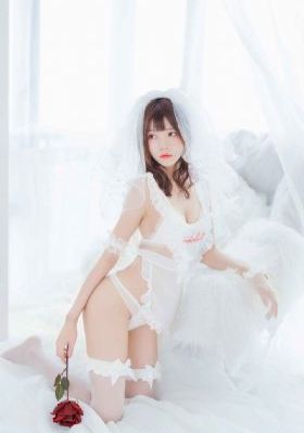 美女脱得一光二净的全身视频