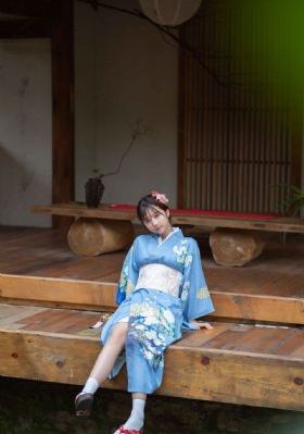 异国女郎在巴黎