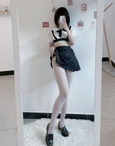 被部下侵犯的女社长bd
