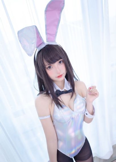 光影下的少女
