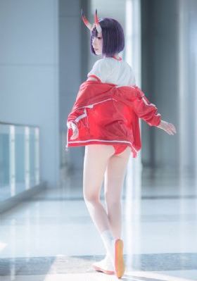 饥渴少妇伦色诱公